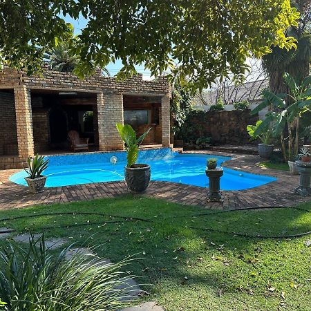 Just Tiffany Guest House & Conference Facility Potchefstroom Esterno foto