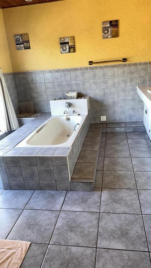 Just Tiffany Guest House & Conference Facility Potchefstroom Esterno foto
