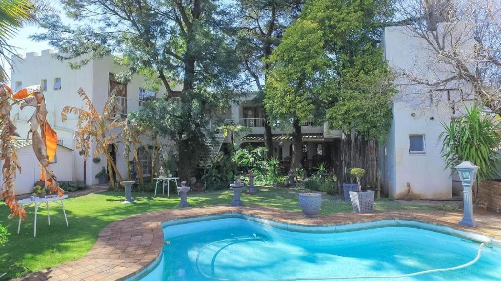 Just Tiffany Guest House & Conference Facility Potchefstroom Esterno foto